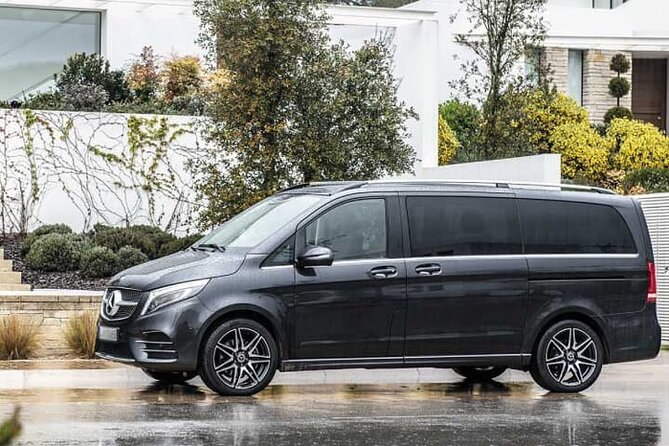 Arrival Transfer Munich Train Station to Munich by Luxury Van - Timing and operation: when this transfer fits your schedule