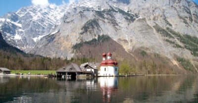 From Munich: Königsee Day Tour by Van - Königssee boat ride: emerald water, the echo, and the Sleeping Witch