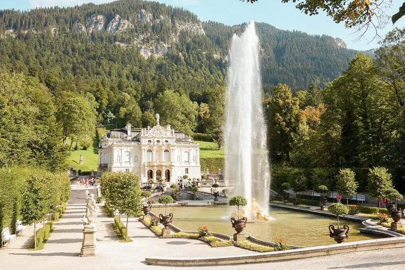 From Munich: Premium Neuschwanstein Castle & Linderhof Tour - Oberammergau and Lunch Break: A Short Reset in a Storybook Village