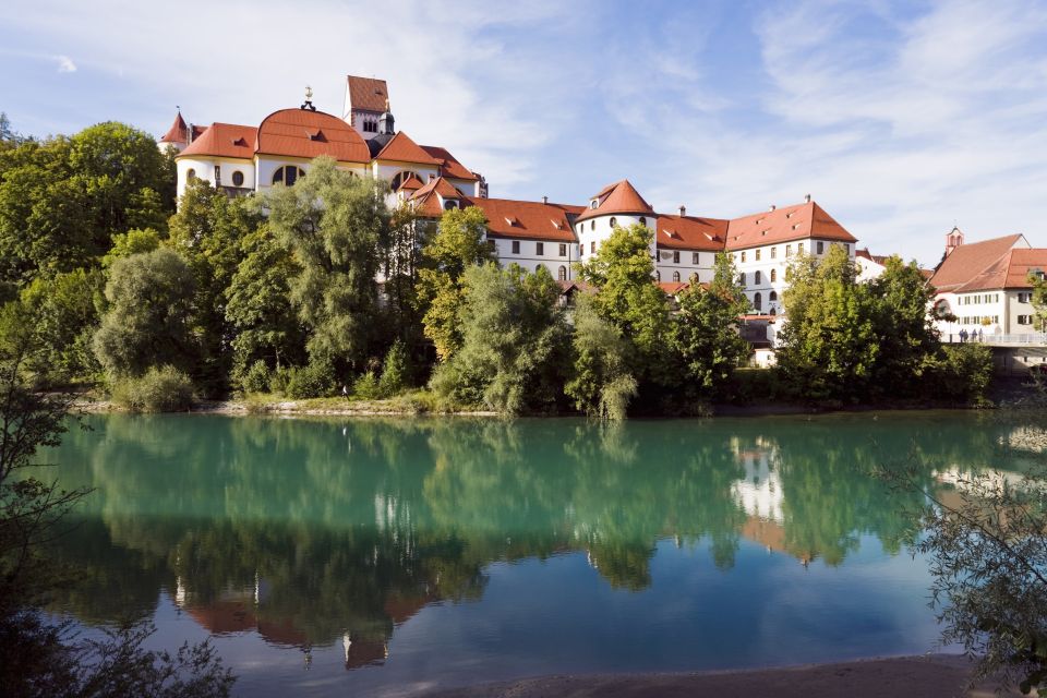 Füssen: Old Town Guided Walking Tour in German - Where You Meet at Kaiser-Maximilian-Platz 1