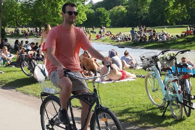 Mini Classic Bike Tour @ 4pm incl. Beer Garden & Surfers 2,5 hrs - Old Town squares: Platzl, Max-Joseph-Platz, and Odeonsplatz in one smooth arc