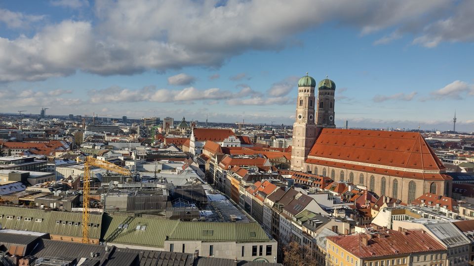 Munich: Bavarian Beer Walking Tour with Samples - Viktualienmarkt: a useful final flavor