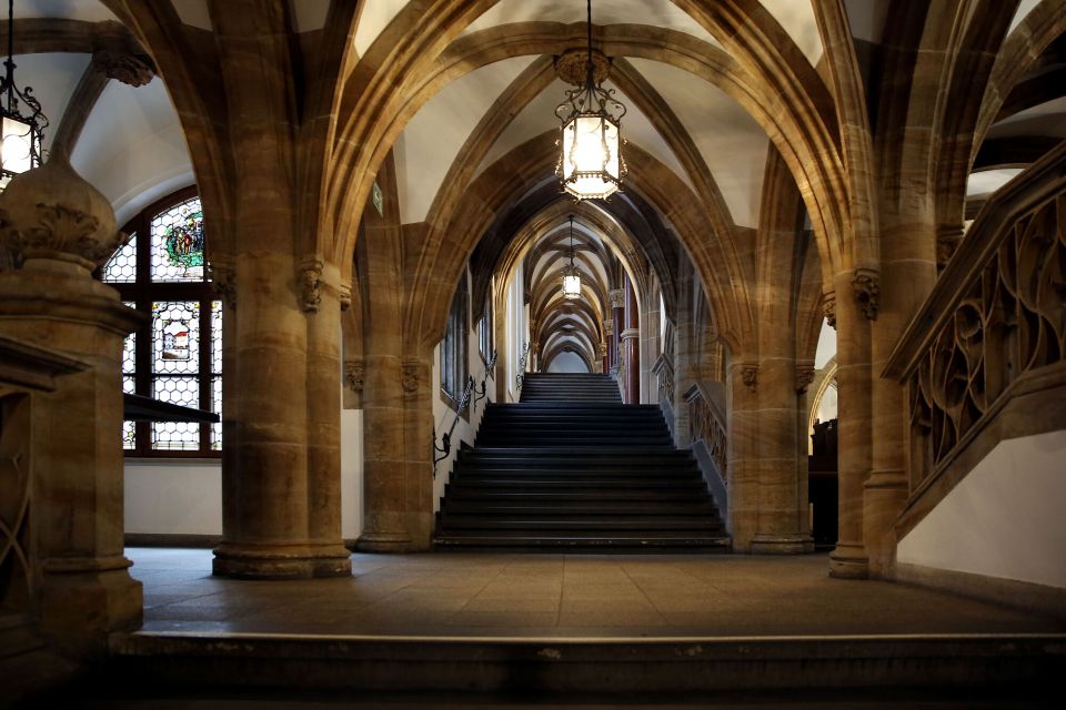 Munich: Guided Tour of the historic Town Hall on Marienplatz - Who this tour fits best