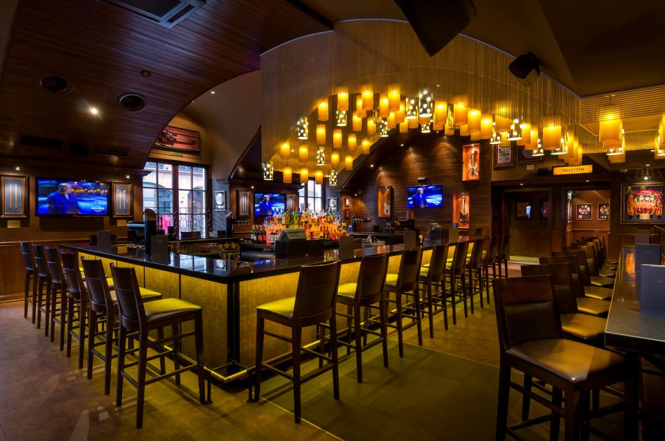 Munich: Hard Rock Cafe with Set Menu for Lunch or Dinner - Music, atmosphere, and how to enjoy it without losing time