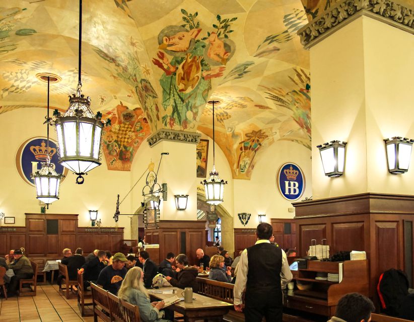 Munich: Hofbräuhaus Guided Tour with 1 Beer - Stories about famous patrons—and how to use them