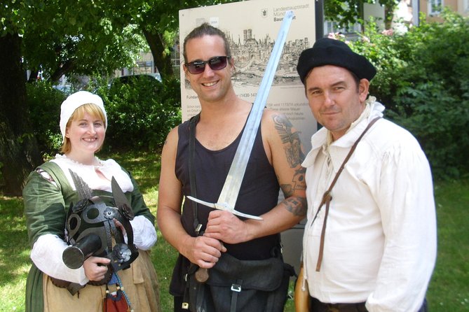 Munich Macabre Group Walking Tour - Taff Simon’s archaeologist approach: props you can actually touch