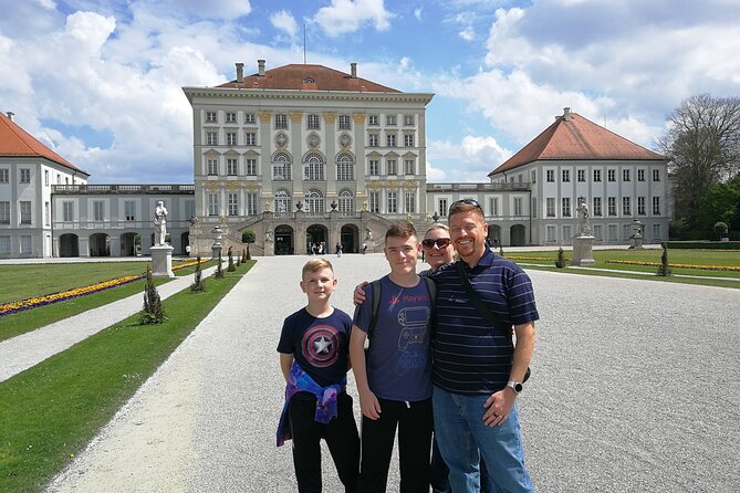 Munich Private & Personalized Half-Day Tour with a Local Guide - Hofbräuhaus: more than a famous beer hall photo stop