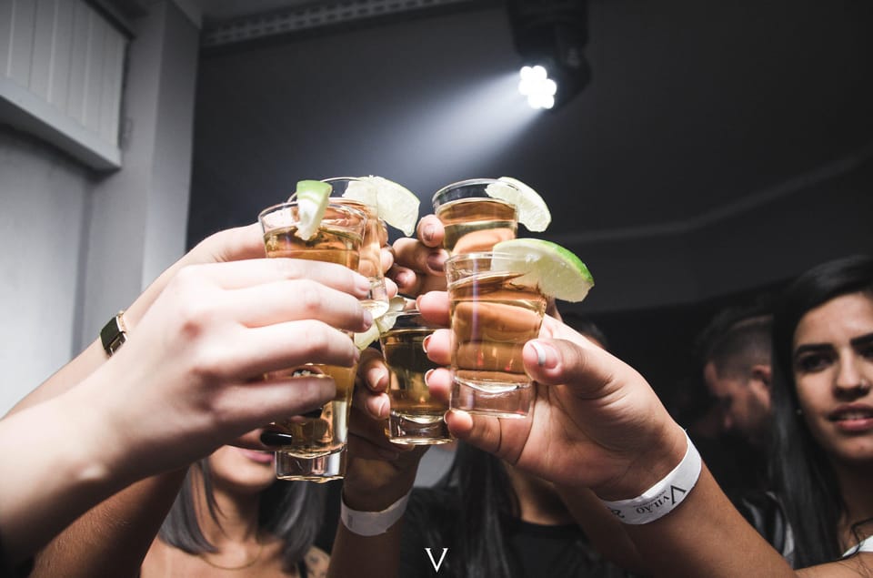 Munich Pub Crawl - 4 Locations, Shots, and Club Entry - Getting started at Neuhauser Str. 20 and your VIP wristband