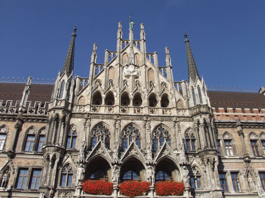 Munich: Walking Tour Old Town and Viktualienmarkt - St. Peter’s Church: Old Town depth without a museum ticket