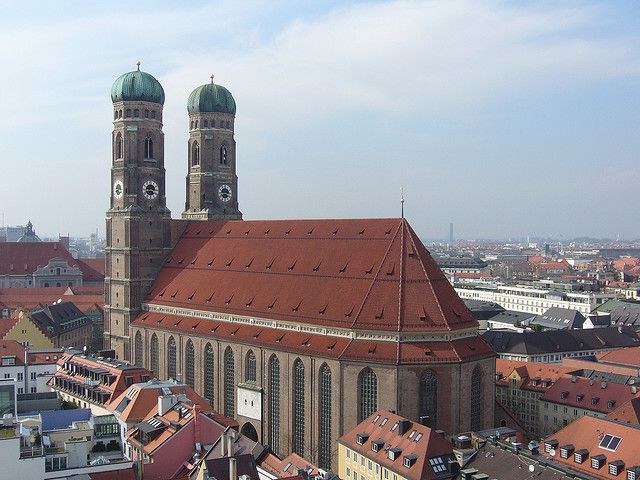 Munich: Walking Tour Old Town and Viktualienmarkt - Old Court (Alter Hof) and the Wittelsbach thread you can follow