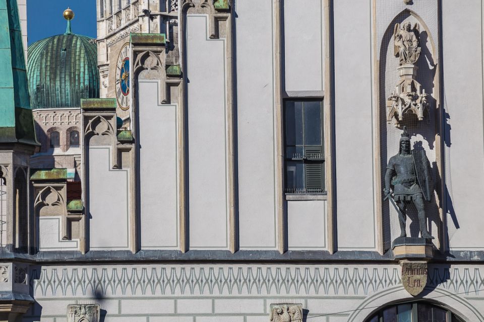 Mystic Munich - Sagas and Legends of the Old Town - Finding the Start at Marienplatz 15 (Toy Museum Entrance)