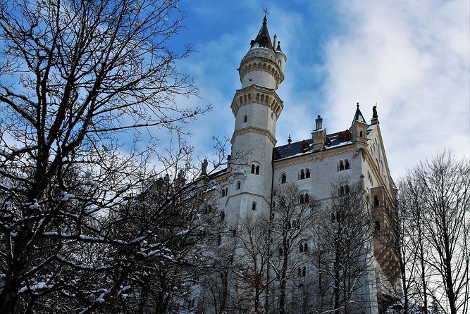 Neuschwanstein Castle, Ettal Abbey and Oberammergau Private Tour from Munich - The Neuschwanstein priority: skip-the-line and the Marienbrücke photo stop