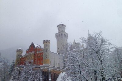 Neuschwanstein Castle Private Tour from Garmisch-Partenkirchen - Price and logistics: what you’re paying for at $590.12 per person