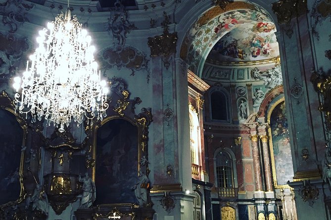 Neuschwanstein Castle Private Tour from Garmisch-Partenkirchen - Oberammergau: church stop, shopping, and the ice-cream break
