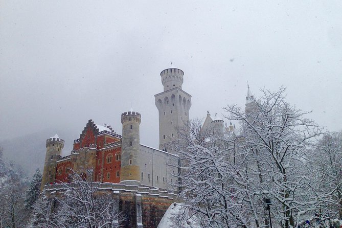 Neuschwanstein Castle Private Tour from Garmisch-Partenkirchen - Price and logistics: what you’re paying for at $590.12 per person
