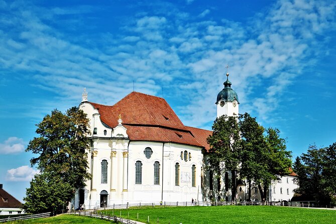 Neuschwanstein Castle Skip-the-Line Private Tour for Groups - Oberammergau: free time for lunch, shopping, and village character