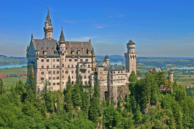 Neuschwanstein Castle Tour from Munich - Stop 1: Meeting at Radius Tours and the Munich-to-Füssen Connection