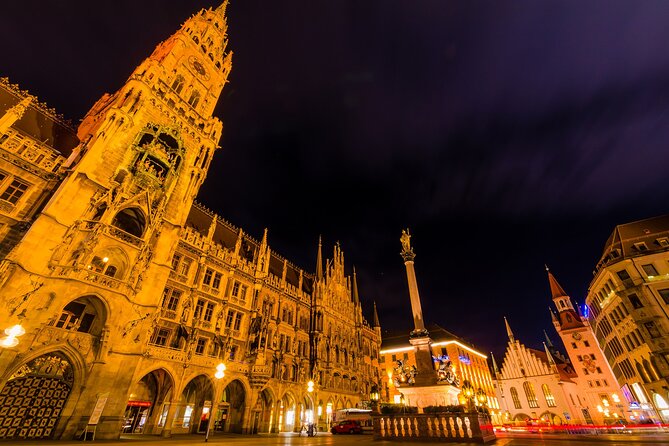 Night watchman torchlight tour in Munich - Stop 1: Marienplatz and the Marian Column Between Old and New Town Hall