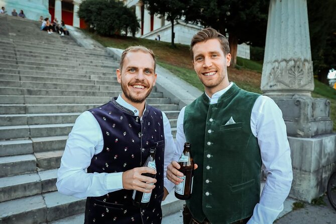 Oktoberfest Experience in Munich: Fun, Food, Beer & Seats - The beer-tent walk: what you learn while others are just reacting