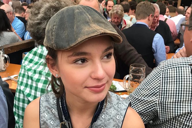 Oktoberfest Tour with table and unlimited beer - Unlimited beer: how to enjoy it without ruining the day