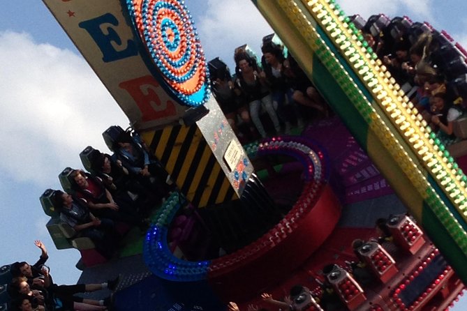 Oktoberfest Tour with table and unlimited beer - How reserved tent time beats seat-hunting in Oktoberfest crowds