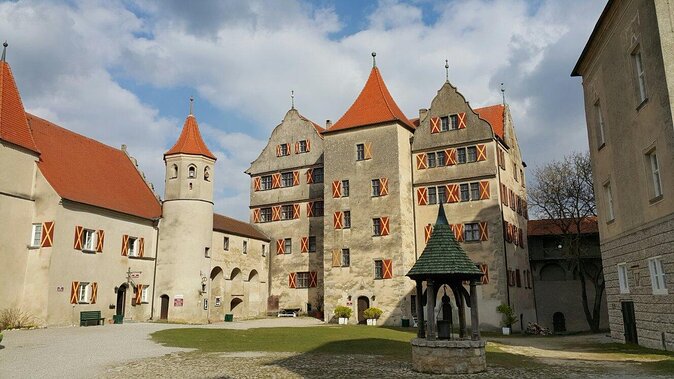 Romantic Road, Rothenburg, and Harburg Day Tour from Munich - Getting started at Karlsplatz 21 and riding out comfortably