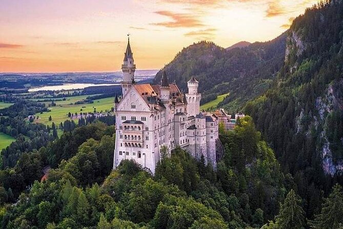 Skip the Line: Neuschwanstein Castle Private Tour From Füssen or Hohenschwangau - The Horse Carriage Down to Hohenschwangau