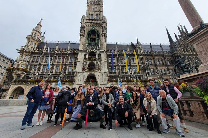 The Old Town Walking Tour: Munich - Inside Staatliches Hofbräuhaus: why this beer hall stays famous